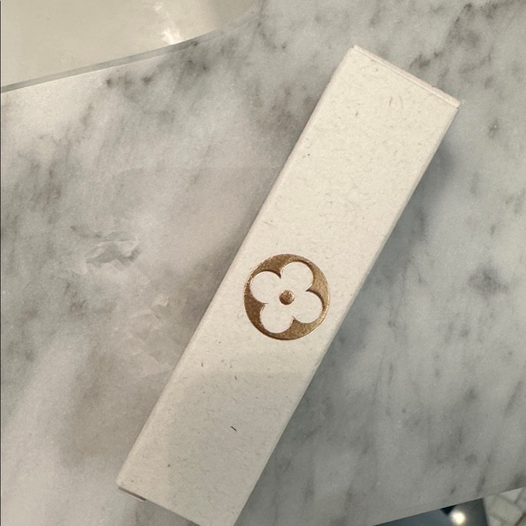 Louis Vuitton Lip Balm Refill - Case required - Picture 3 of 9